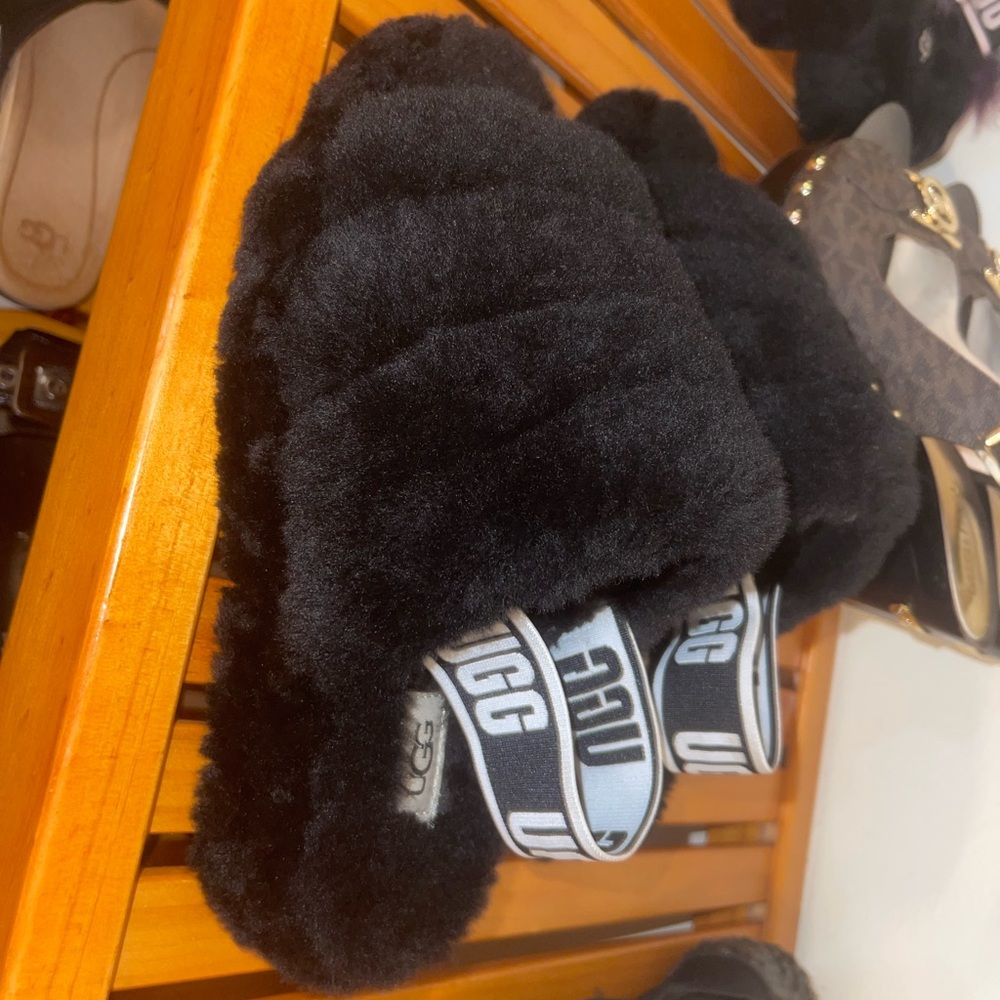 Ugg fluff yea slides